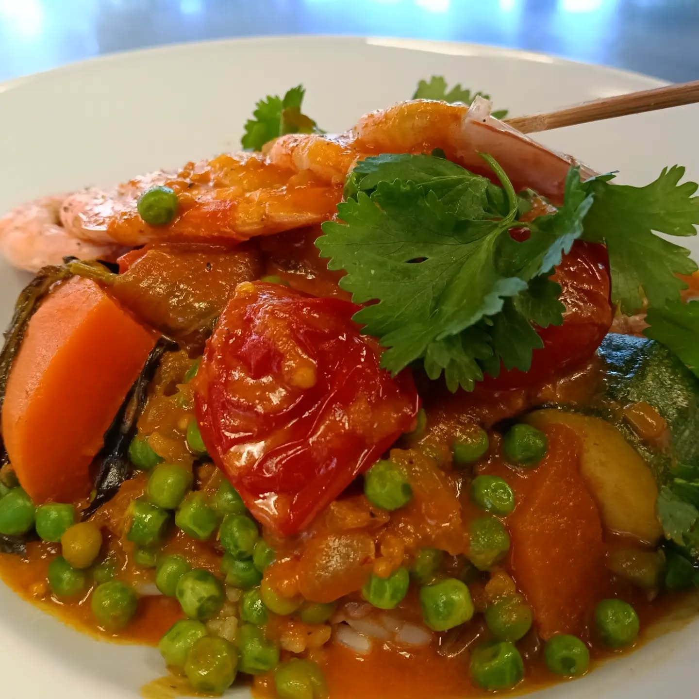 Curry de légumes 🥥 et brochette de crevettes 🍤
#lacroiseedeschemins #restaurant #gennevilliers